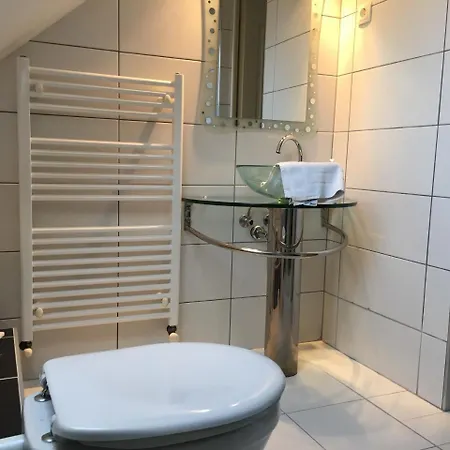 Mary Apartmanhaz *