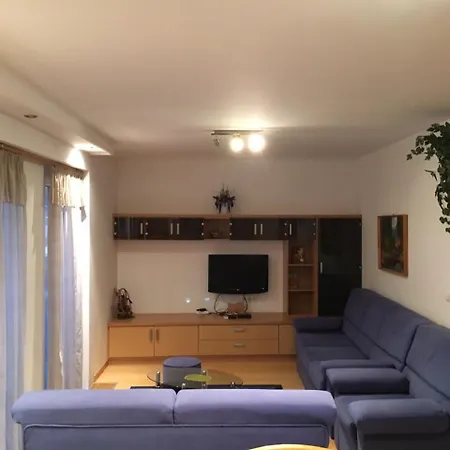 Mary Apartmanhaz * ヘーヴィーズ