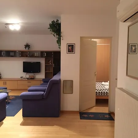 Mary Apartmanhaz