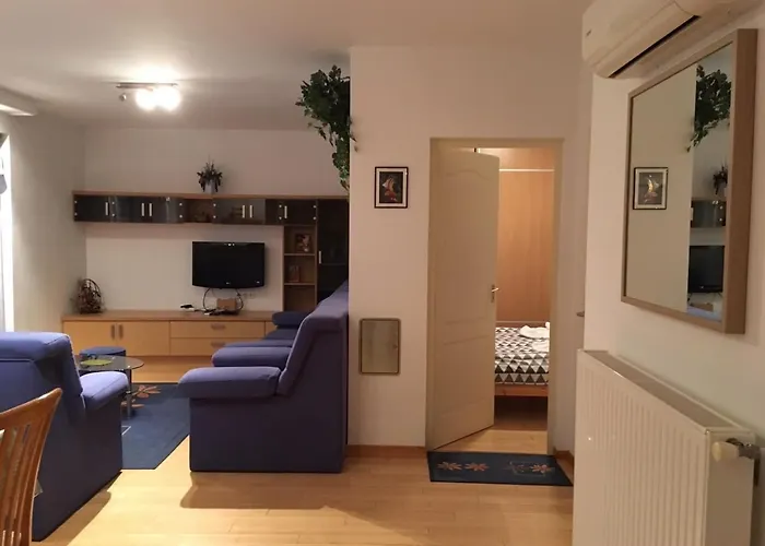 Mary Apartmanhaz