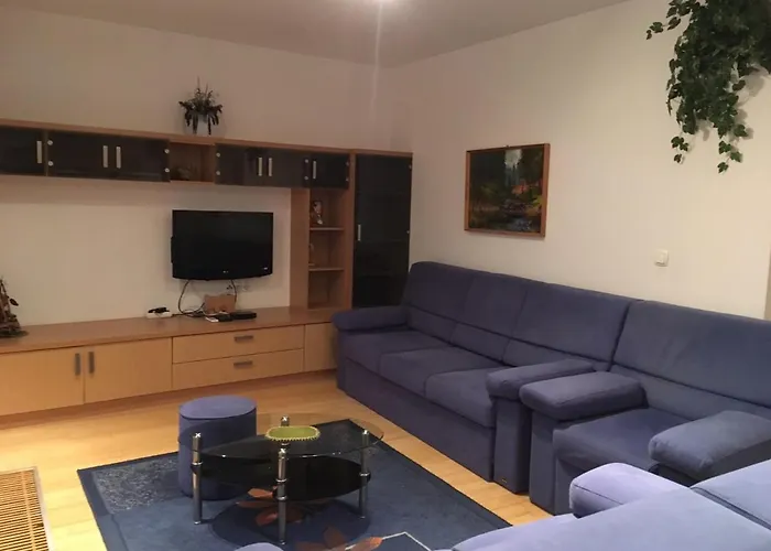 Mary Apartmanhaz Апартаменты Хевиз