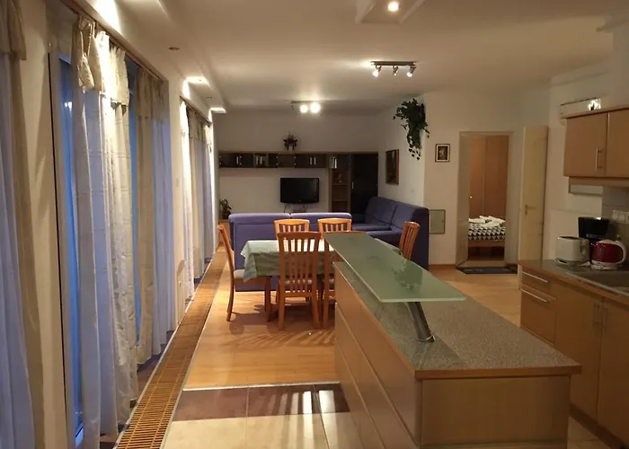 Mary Apartmanhaz