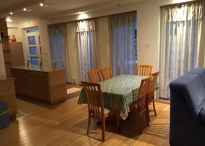 Mary Apartmanhaz شقة *